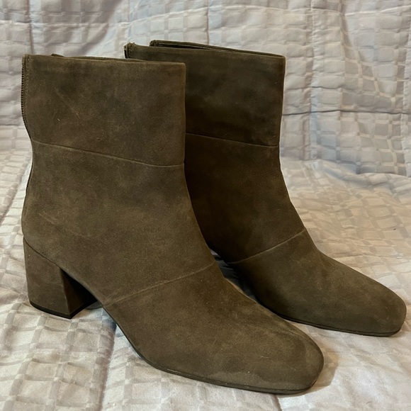 Kenneth Cole Gray Microfiber Boots Grey 